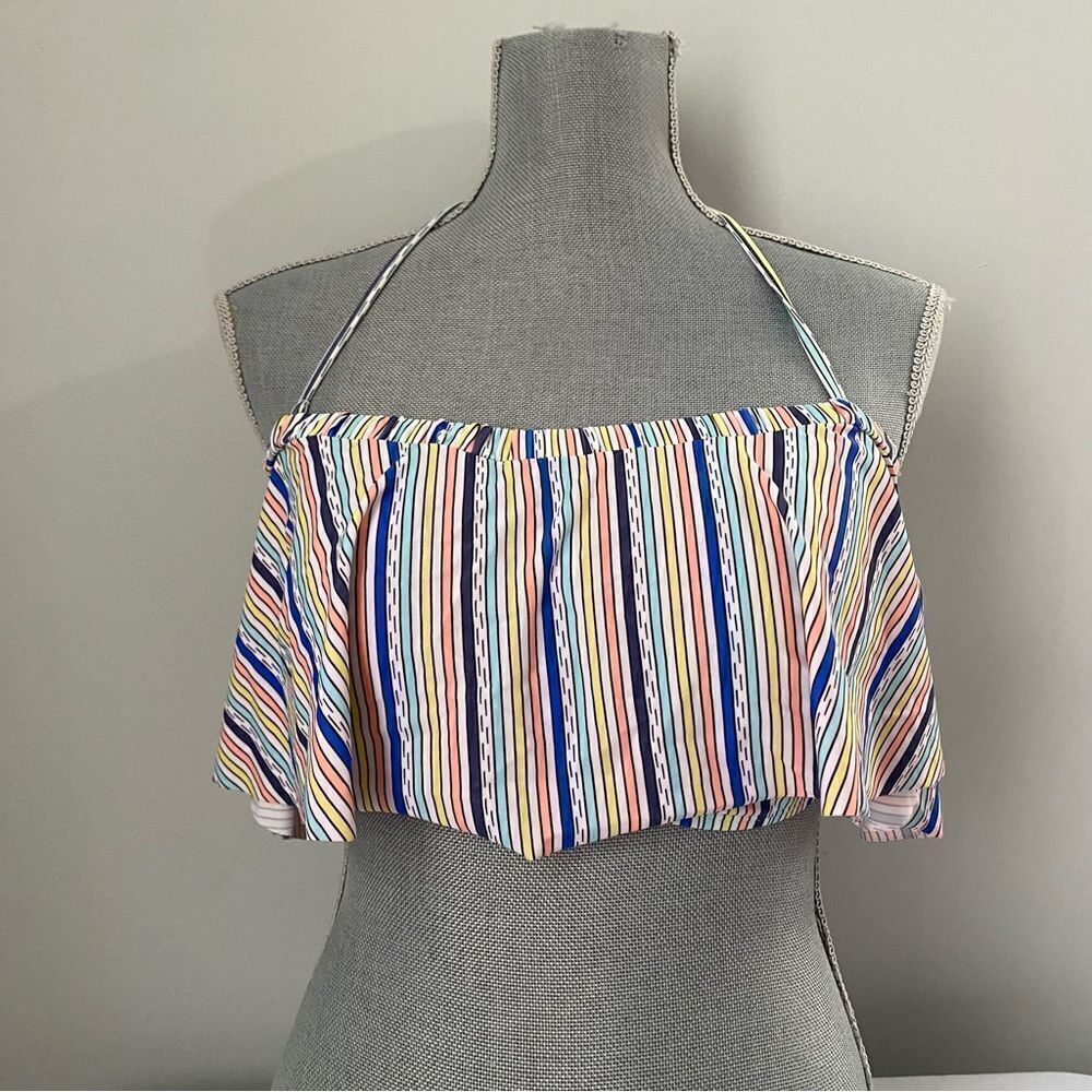 Cyn & Luca Women’s Striped Ruffle Layered Bikini Top size D/DD